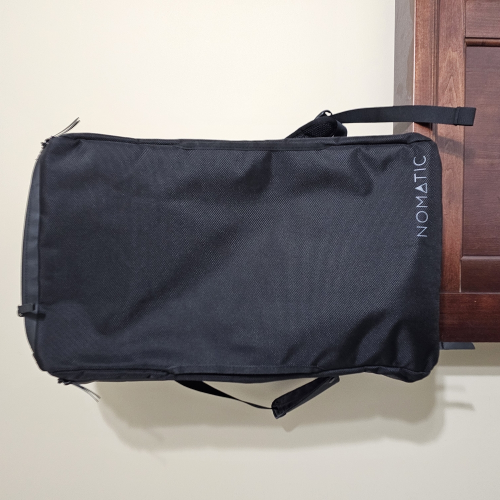 Black Men's Nomatic 40 Liter Bag